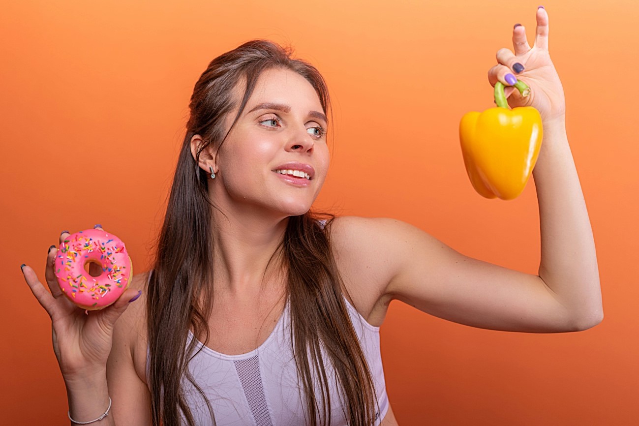Alimentos frescos de una dieta antiinflamatoria para ayudar a reducir la inflamación crónica