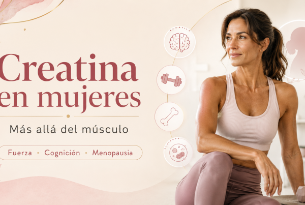 Banner de cabecera para un post sobre creatina en mujeres, con una mujer activa y elementos visuales relacionados con fuerza, cognición y menopausia.