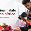 Hombre entrenando con mancuerna junto a sandía y remolacha para representar la citrulina malato, el óxido nítrico y la mejora del flujo sanguíneo.